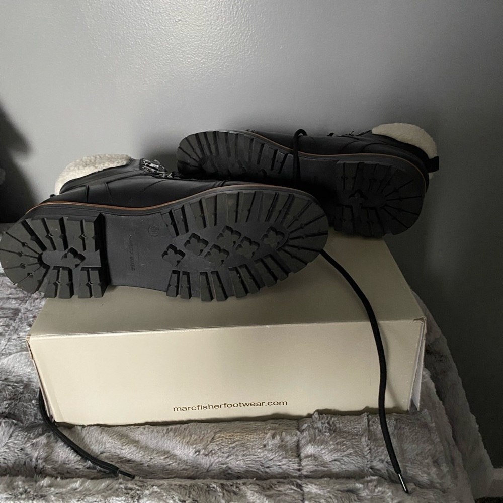 Black lace up boots size 9 excellent condition